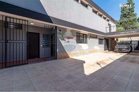 Casa à venda com 530m², 4 quartos e 8 vagas