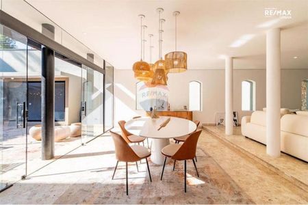 Casa à venda com 530m², 4 quartos e 8 vagas