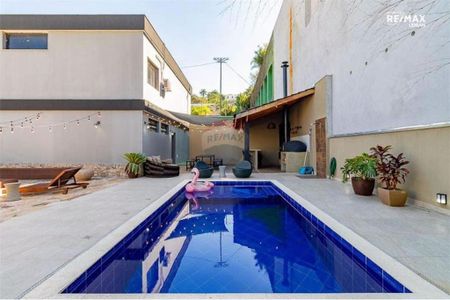 Casa à venda com 530m², 4 quartos e 8 vagas