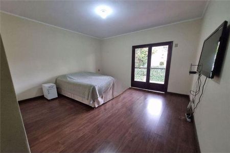 Casa à venda com 4 quartos, 422m² em Jardim Leonor, São Paulo