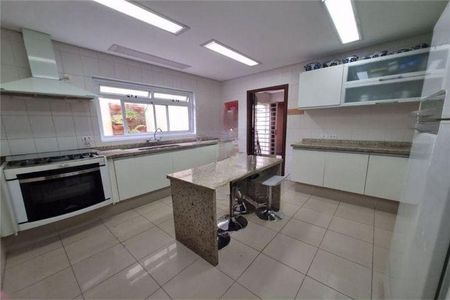 Casa à venda com 4 quartos, 422m² em Jardim Leonor, São Paulo