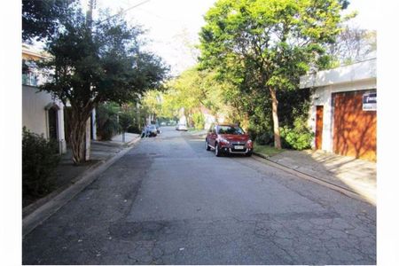 Casa à venda com 678m², 4 quartos e 5 vagas