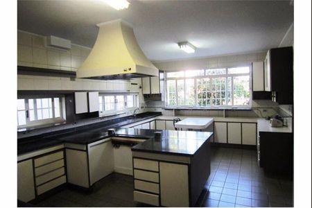 Casa à venda com 678m², 4 quartos e 5 vagas