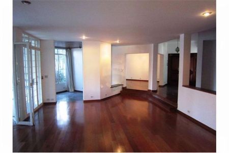 Casa à venda com 678m², 4 quartos e 5 vagas