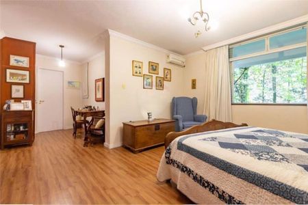 Casa à venda com 374m², 3 quartos e 6 vagas