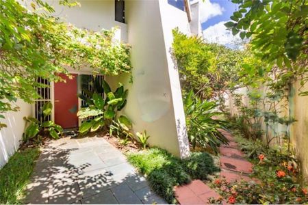 Casa à venda com 374m², 3 quartos e 6 vagas