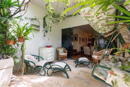 Casa à venda com 374m², 3 quartos e 6 vagas