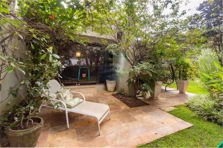 Casa à venda com 374m², 3 quartos e 6 vagas