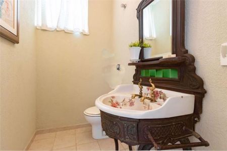 Casa à venda com 374m², 3 quartos e 6 vagas