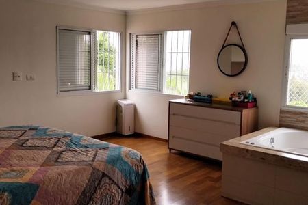 Casa à venda com 271m², 3 quartos e 3 vagas