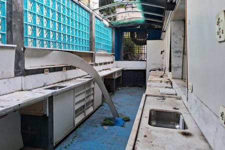 Casa à venda com 300m², 5 quartos e sem vaga