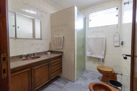 Casa à venda com 400m², 3 quartos e 4 vagasBanheiro da Suíte 2