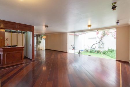 Sala de casa à venda com 3 quartos, 400m² em Vila Sonia, São Paulo