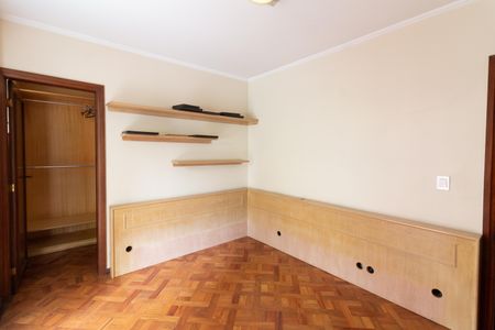 Casa à venda com 400m², 3 quartos e 4 vagasSuíte 1