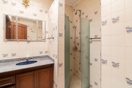 Casa à venda com 400m², 3 quartos e 4 vagasBanheiro da Suíte 1