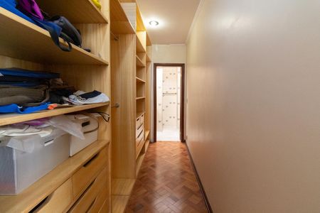 Casa à venda com 400m², 3 quartos e 4 vagasCloset da Suíte 1