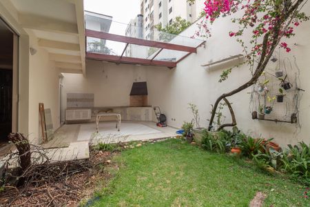 Casa à venda com 400m², 3 quartos e 4 vagasJardim - Churrasqueira