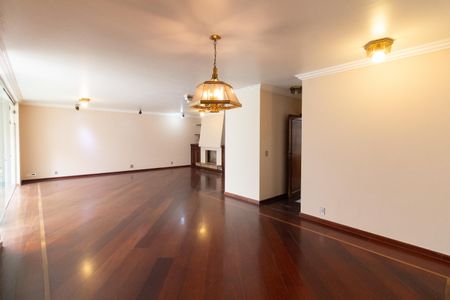 Casa à venda com 400m², 3 quartos e 4 vagasSala