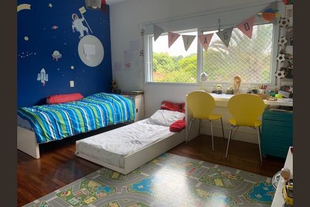 Casa à venda com 3 quartos, 425m² em Caxingui, São Paulo