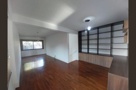 Casa à venda com 3 quartos, 425m² em Caxingui, São Paulo