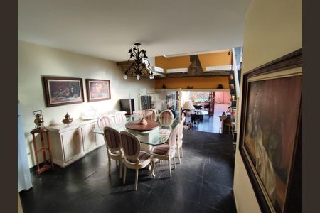 Casa à venda com 5 quartos, 352m² em Vila Prudente, São Paulo