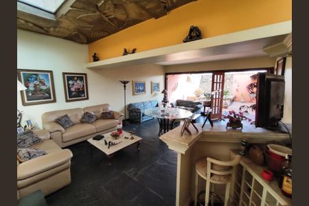 Casa à venda com 5 quartos, 352m² em Vila Prudente, São Paulo