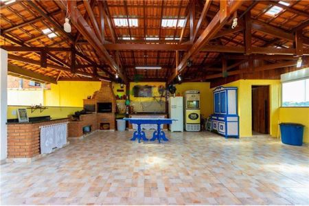 Casa à venda com 280m², 3 quartos e 6 vagas