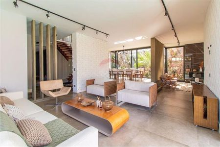 Casa à venda com 502m², 4 quartos e 4 vagas