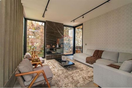 Casa à venda com 502m², 4 quartos e 4 vagas