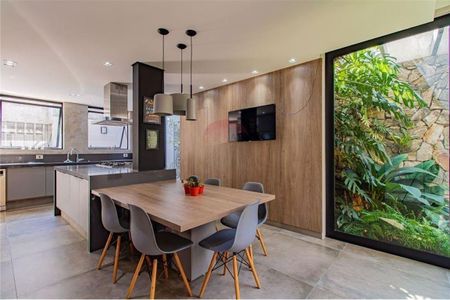 Casa à venda com 502m², 4 quartos e 4 vagas