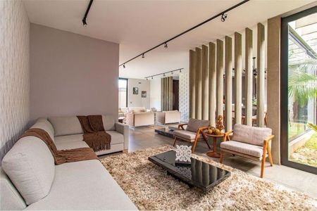 Casa à venda com 502m², 4 quartos e 4 vagas