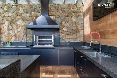 Casa à venda com 502m², 4 quartos e 4 vagas