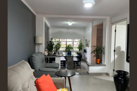 Casa à venda com 4 quartos, 200m² em Cambuci, São Paulo