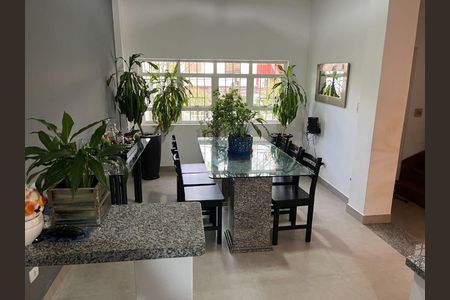 Casa à venda com 4 quartos, 200m² em Cambuci, São Paulo