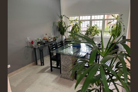 Casa à venda com 4 quartos, 200m² em Cambuci, São Paulo