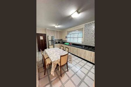 Casa à venda com 100m², 3 quartos e 3 vagas