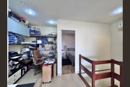 Apartamento à venda com 281m², 3 quartos e 3 vagas Apartamento à venda com 281m², 3 quartos e 3 vagasSala 2