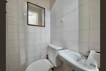 Apartamento à venda com 281m², 3 quartos e 3 vagas Apartamento à venda com 281m², 3 quartos e 3 vagasBanheiro de Serviço