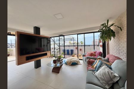 Apartamento à venda com 281m², 3 quartos e 3 vagas Apartamento à venda com 281m², 3 quartos e 3 vagasSala TV