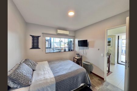 Apartamento à venda com 281m², 3 quartos e 3 vagas Apartamento à venda com 281m², 3 quartos e 3 vagasSuíte 3