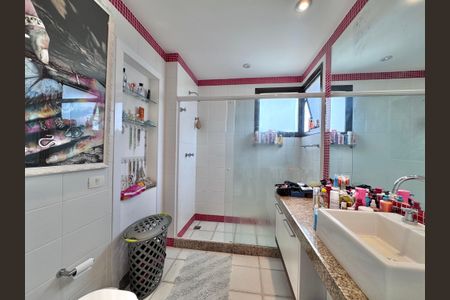 Apartamento à venda com 281m², 3 quartos e 3 vagas Apartamento à venda com 281m², 3 quartos e 3 vagasBanheiro da Suíte 2