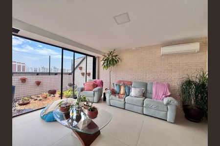 Apartamento à venda com 281m², 3 quartos e 3 vagas Apartamento à venda com 281m², 3 quartos e 3 vagasSala TV