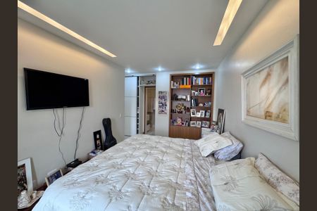 Apartamento à venda com 281m², 3 quartos e 3 vagas Apartamento à venda com 281m², 3 quartos e 3 vagasSuíte 1