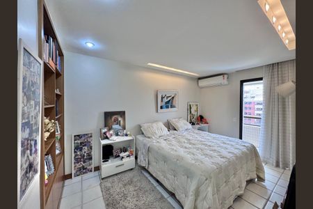 Apartamento à venda com 281m², 3 quartos e 3 vagas Apartamento à venda com 281m², 3 quartos e 3 vagasSuíte 1