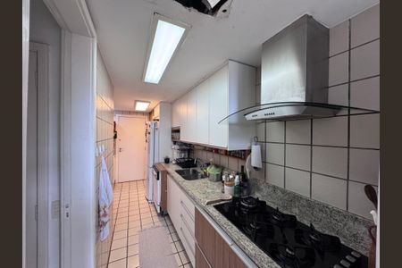 Apartamento à venda com 281m², 3 quartos e 3 vagas Apartamento à venda com 281m², 3 quartos e 3 vagasCozinha