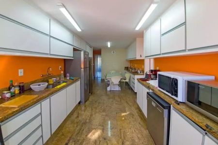 Apartamento à venda com 333m², 3 quartos e 4 vagas