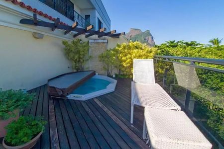 Apartamento à venda com 333m², 3 quartos e 4 vagas