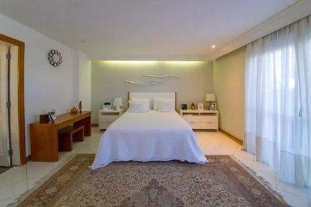 Apartamento à venda com 333m², 3 quartos e 4 vagas