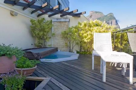 Apartamento à venda com 333m², 3 quartos e 4 vagas