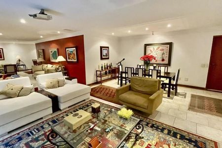 Apartamento à venda com 348m², 4 quartos e 3 vagas